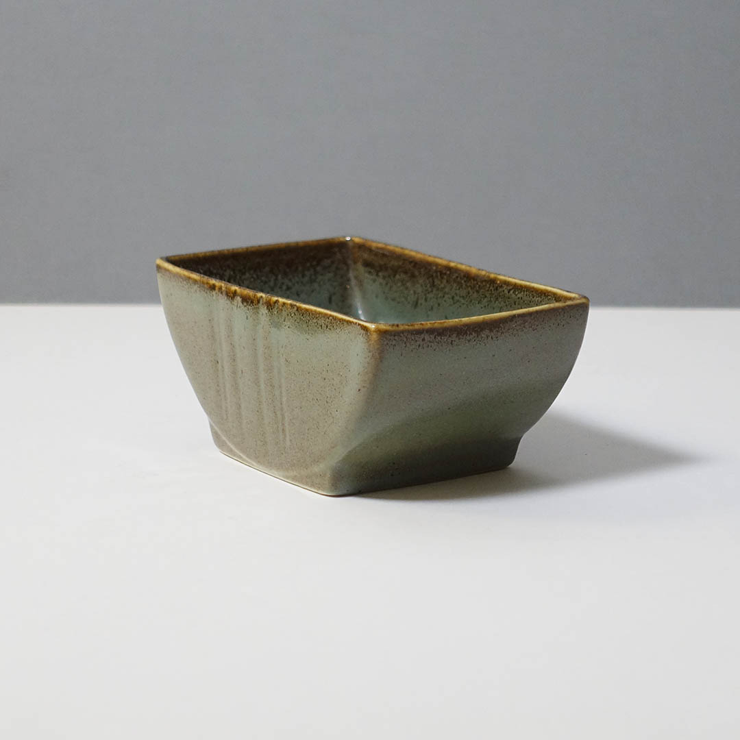 20-254-stanley-ballard-vermont-porcelain-succulent-planter.jpg
