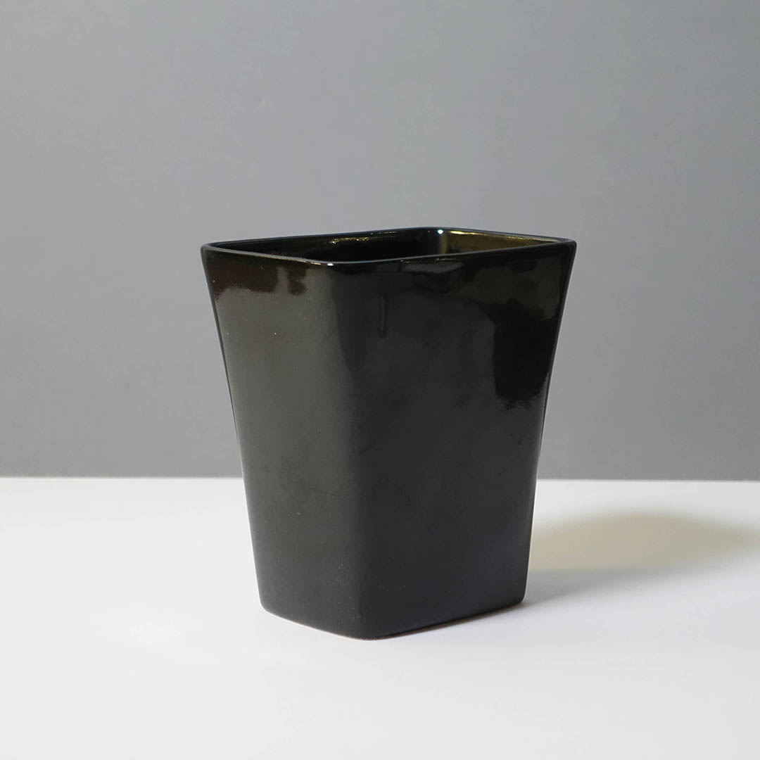 20-266-stanley-ballard-vermont-porcelain-vessel-id-19-E-1.jpg