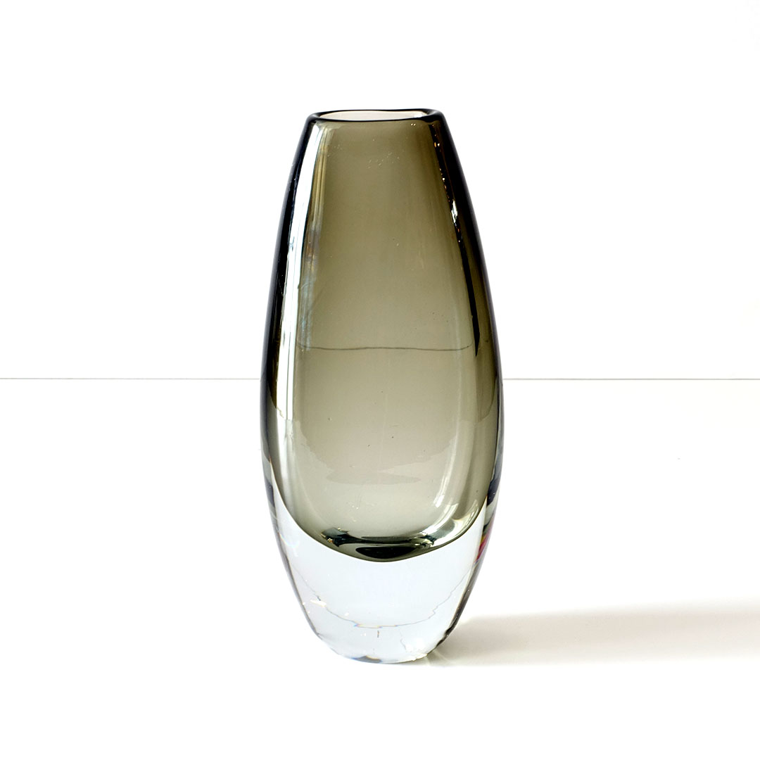22-091-Strombergshyttan-Sommerso-Teardrop-Vase-8.25.jpg