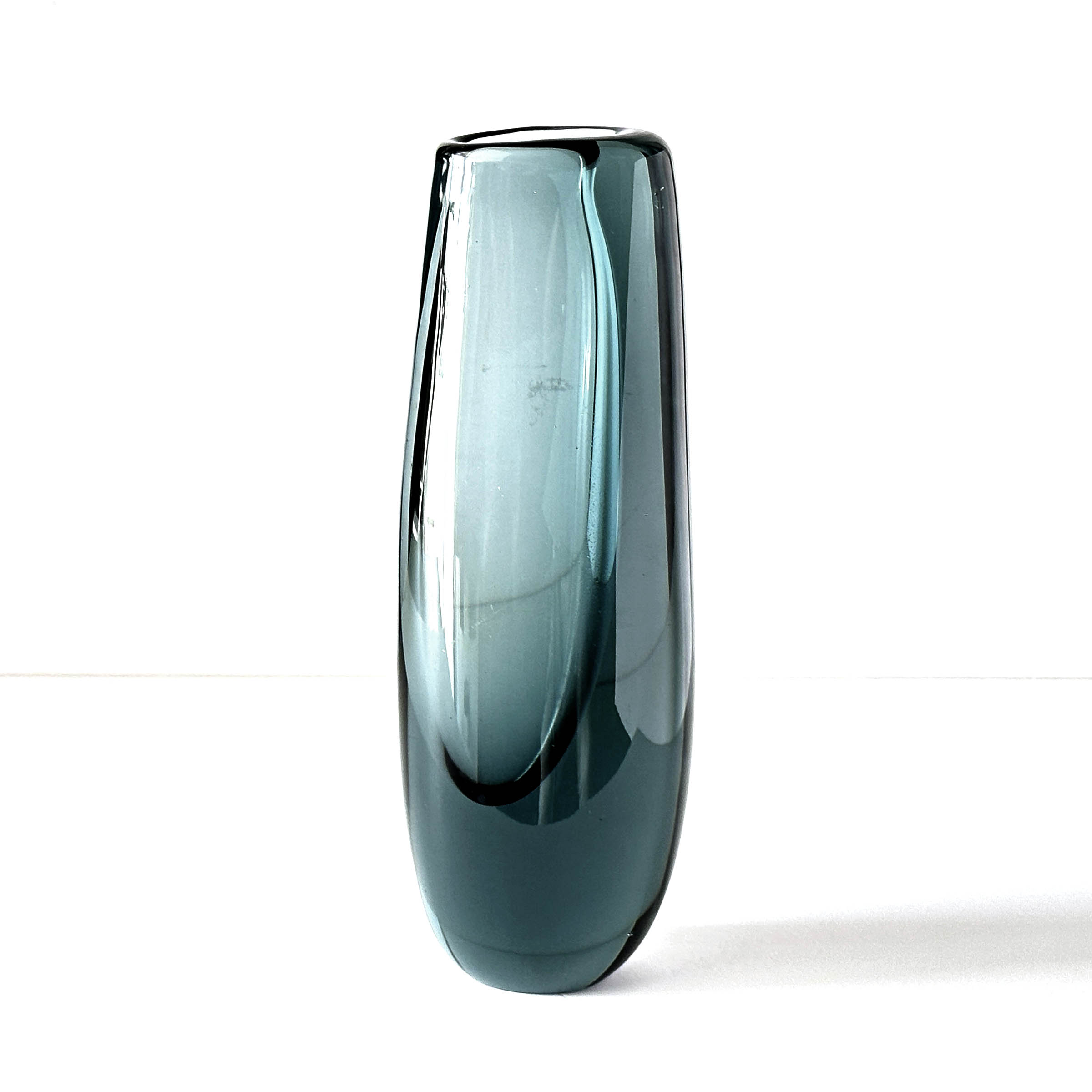 23-269-Kosta-Pre-1976-Sommerso-Vase-1.jpg