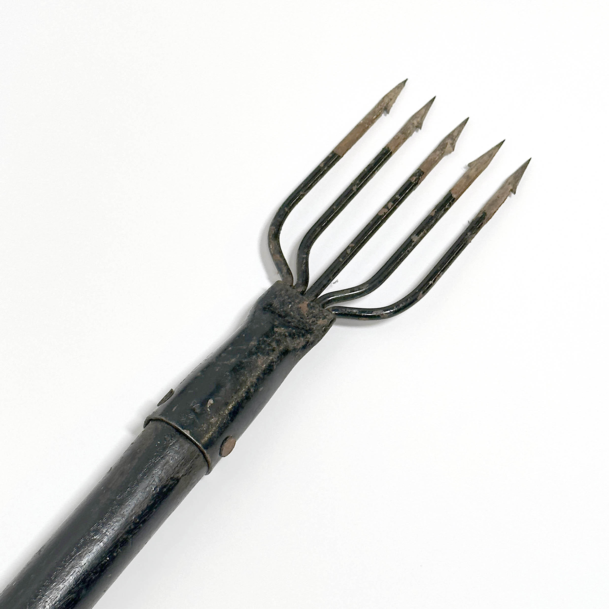 23-335DC-Vintage-Frog-Eel-Spear-24-inch-1.jpg