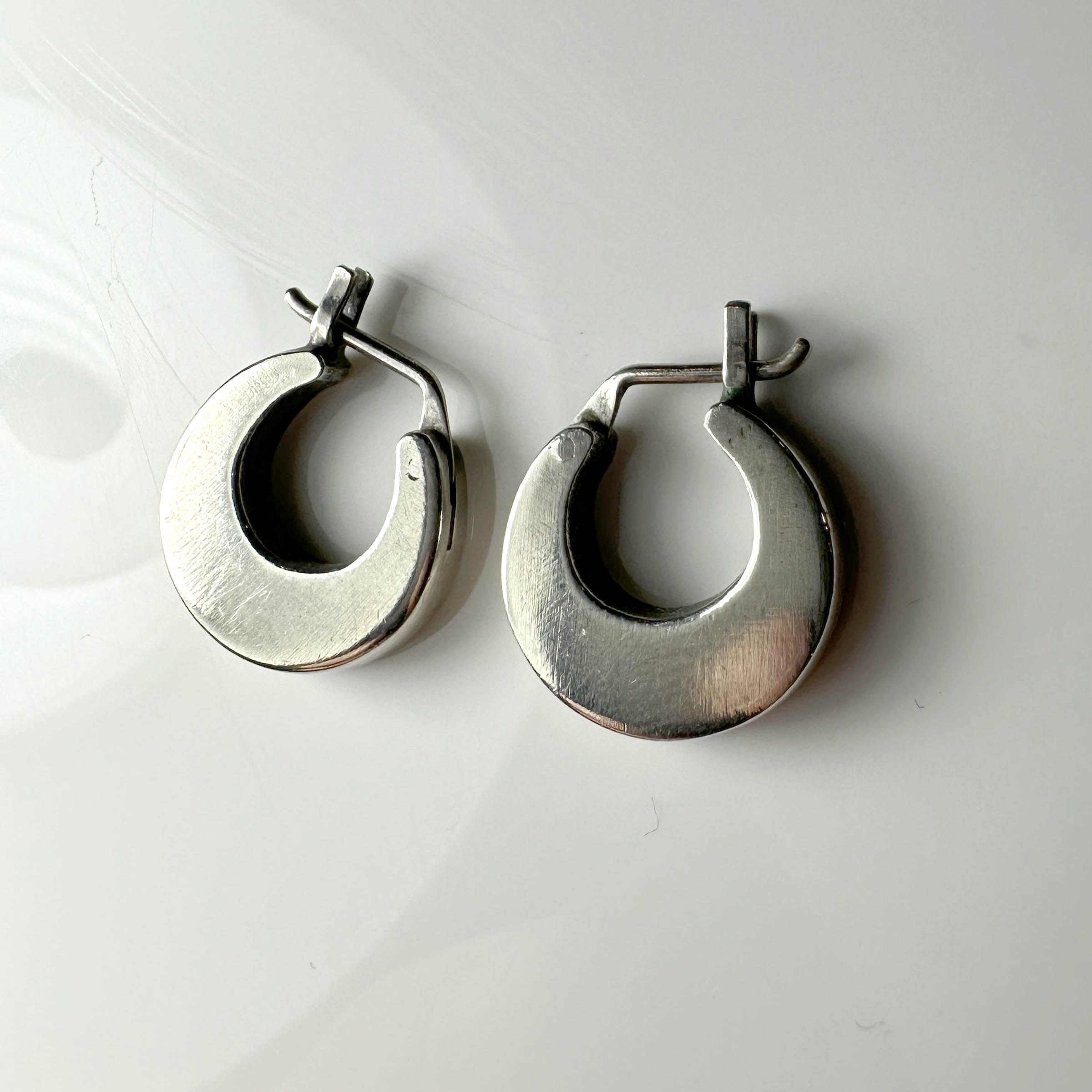 24-335DC-Vintage-Solid-Sterling-Silver-Hoops.jpg