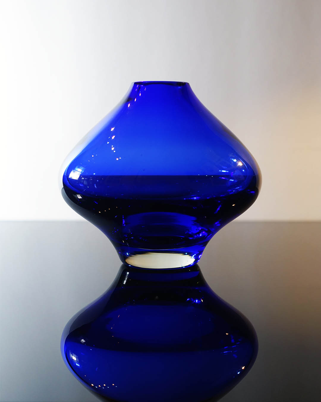 telsey-358 Riihimäen Lasi Oy Riihimäki Cobalt Blue Vase